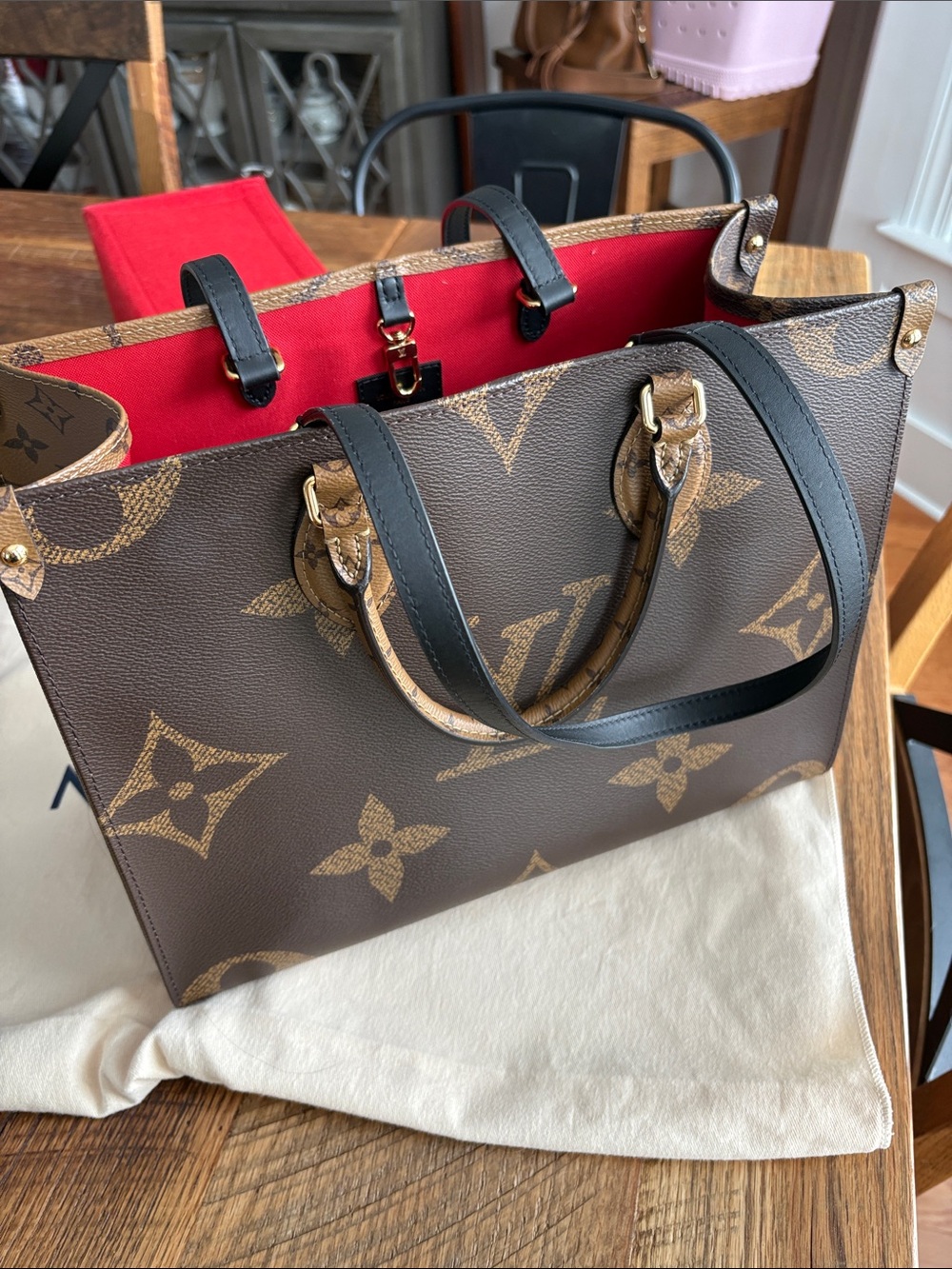 Louis Vuitton Reverse Monogram On The Go Tote MM- Brown/Gold Monogram. - Picture 7 of 9